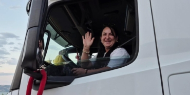 TIR şoförü Nazan: İşimi severek yapıyorum, kadın şoförler çoğalsın istiyorum