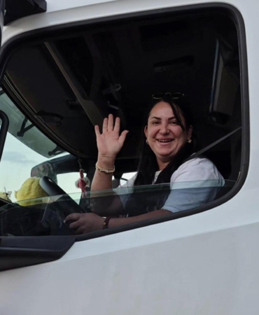 TIR şoförü Nazan: İşimi severek yapıyorum, kadın şoförler çoğalsın istiyorum