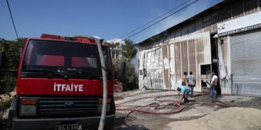 Mobilya atölyesi yangında hasar gördü