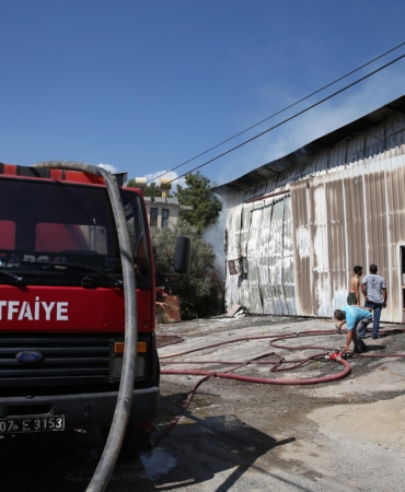 Mobilya atölyesi yangında hasar gördü