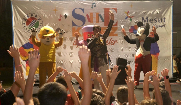 Sahne Kepez Ulus Mahallesi’ne renk kattı