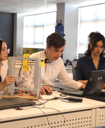 Antalyalı öğrenciler yazılımda altın madalya kazandı