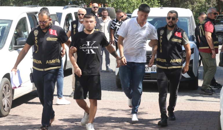 1 kişinin öldüğü silahlı çatışmanın şüphelileri adliyede