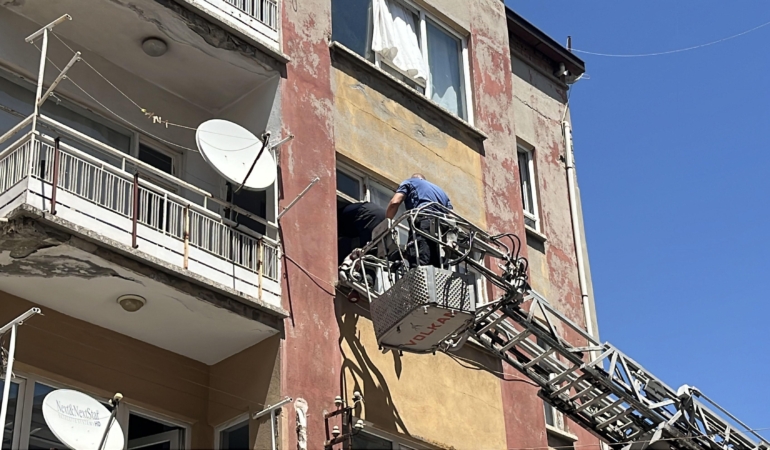 Kötü koku ekipleri harekete geçirdi