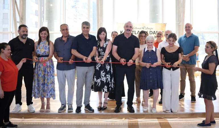 Başkan Kotan ‘Kağıtların Dansı’ sergisinin açılışını yaptı