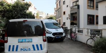 Emlakçıyı arayıp ‘Arkadaşımı öldürdüm’ dedi; eve giren polis cesetle karşılaştı