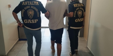 Aksu’da 8 iş yerini kundaklayan 2 şüpheli tutuklandı