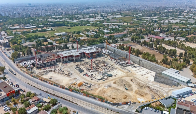 Antalya’nın yeni merkezinde ilk bloklar yükseliyor