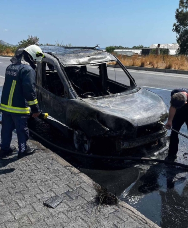 Seyir halindeki araç yandı