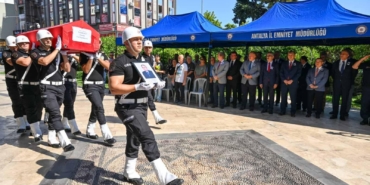 Emekli Vali Yardımcısı Cevdet Ekmekçi, son yolculuğuna uğurlandı