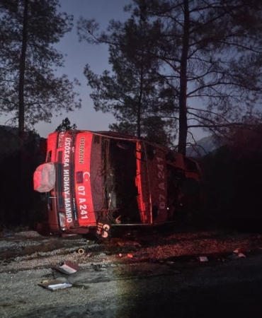 Yangın dönüşü arazöz devrildi; 2 işçi yaralandı