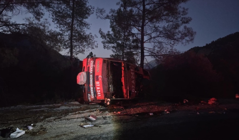 Yangın dönüşü arazöz devrildi; 2 işçi yaralandı
