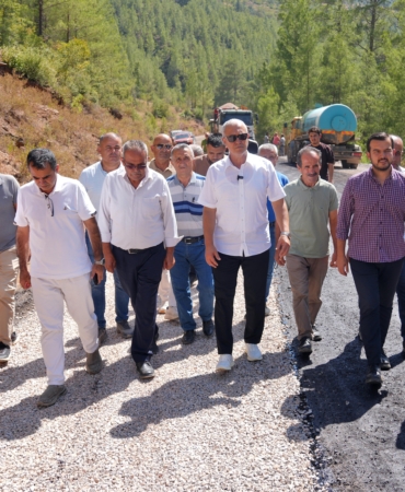 Dağdere yolunda asfalt serimi başladı