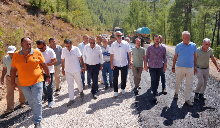 Dağdere yolunda asfalt serimi başladı