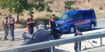 Otomobil refüje düştü: 4 yaralı