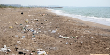 Kumköy Sahili’nde barakalar gitti, çöplük kaldı