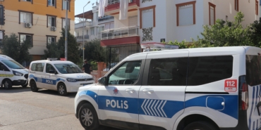 Cezaevinden çıktı, bıçakla eski sevgilisinin evini bastı: 2 yaralı