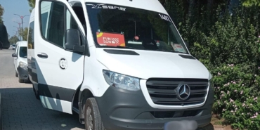 Tur minibüsü şoförü aracında ölü bulundu