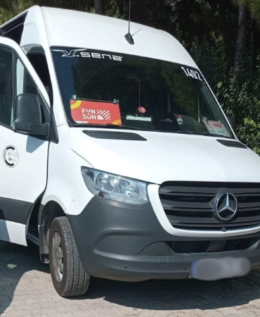 Tur minibüsü şoförü aracında ölü bulundu