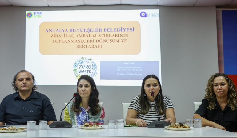 Aksulu üreticilere Çiftçi Kart çipleri teslim edildi