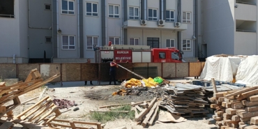 Okul inşaatında yangın paniği