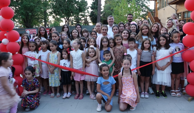 Burdur’da yaz sanat kursları sergisi