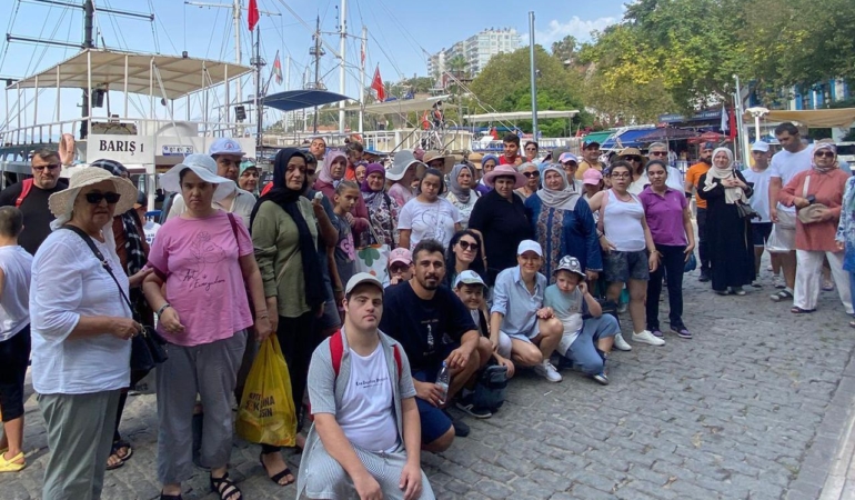 Muratpaşa’dan özel çocuklara mavi yolculuk