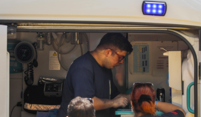 Klima yangınında ev büyük hasar aldı