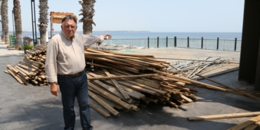 Konyaaltı sahilinde ‘gölgelik’ krizi