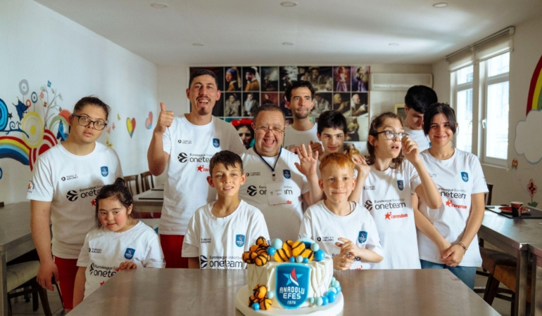 Özel sporculara basketbol eğitimi