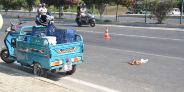 Devrilen triportörün sürücüsü yaralandı