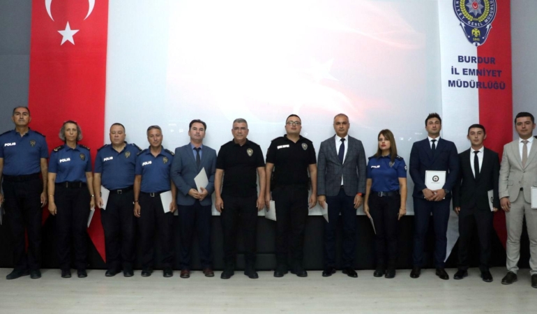 Emniyet personline başarı belgesi