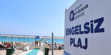 Büyükşehir’in engelsiz plajlarına ziyaretçi akını