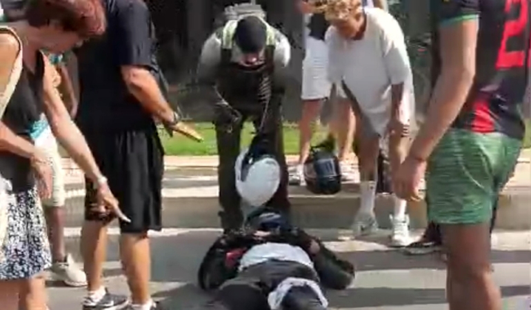 Otomobille motosiklet çarpıştı: 1 yaralı