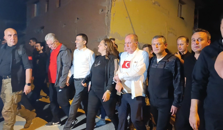 Özgür Özel: Zafer Yolu yürüyüşüne katıldı