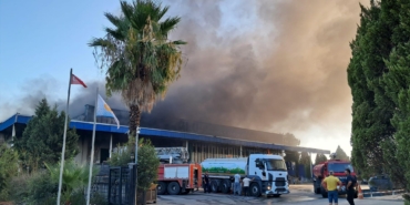 Antalya’da soğuk hava deposu ve imalathanede yangın