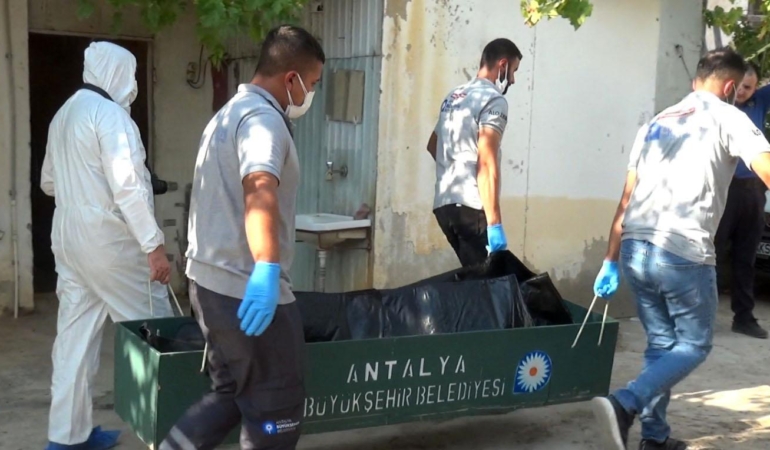 Yalnız yaşadığı evinde ölü bulundu