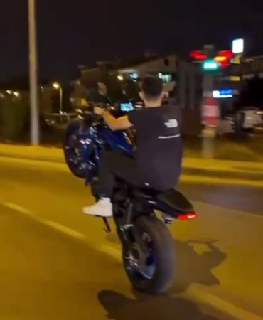 Motosikletle akrobatik hareketlere ceza