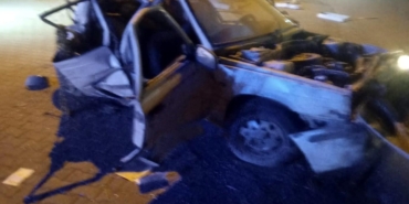 TIR ile çarpışan otomobildeki çift öldü, kızları ağır yaralandı