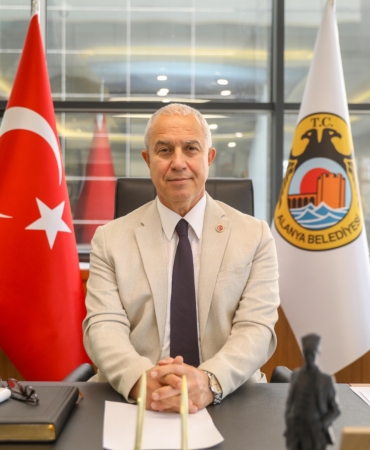 Başkan Özçelik Zafer Bayramı’nı kutladı