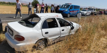 Takla atan araçtaki 2’si çocuk 4 kişi yaralandı