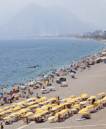 Antalya’da ağustos aynının son günü termometreler 33 dereceyi gördü