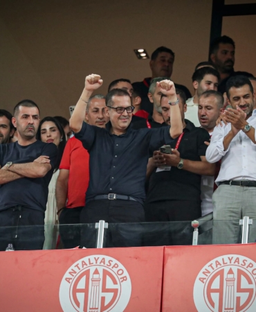 Rıza Perçin: “Antalyaspor düşmanlarını not ediyoruz.”