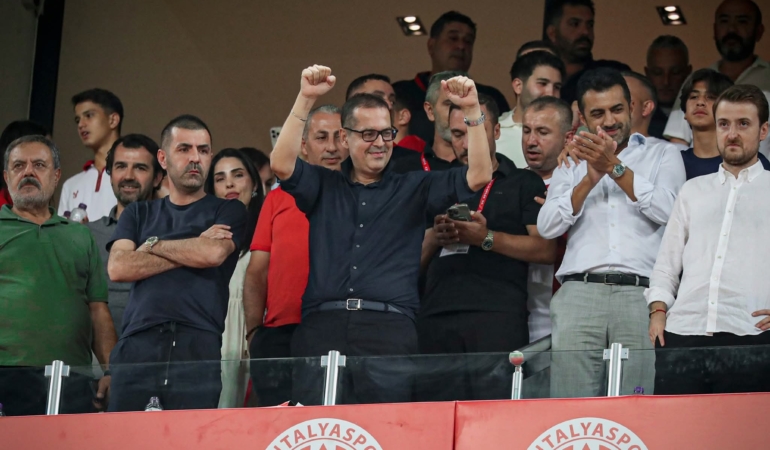 Rıza Perçin: “Antalyaspor düşmanlarını not ediyoruz.”