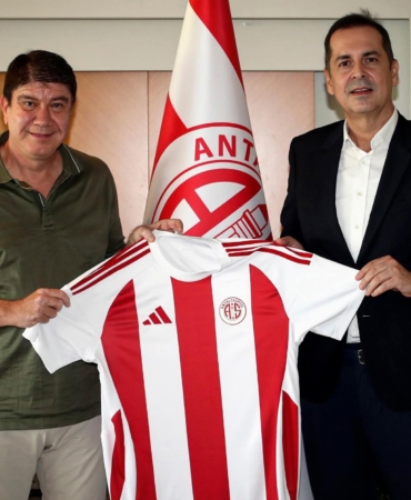 Menderes Türel’den Antalyaspor’a Destek Ziyareti
