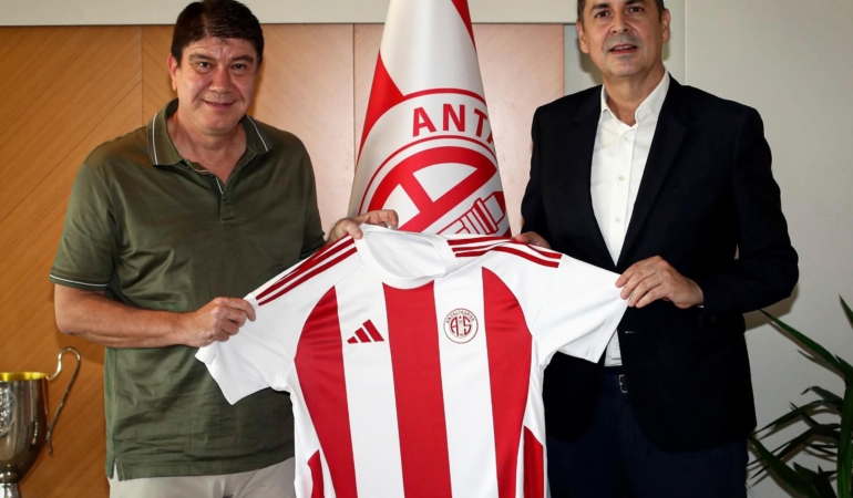 Menderes Türel’den Antalyaspor’a Destek Ziyareti