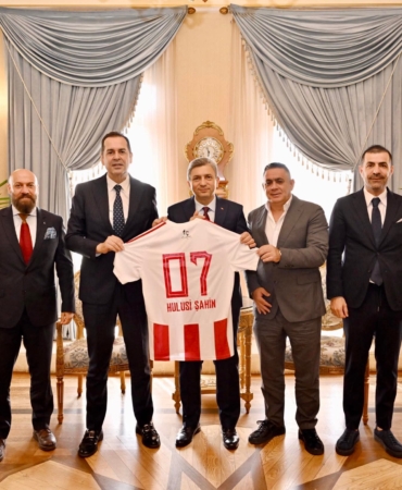 ANTALYASPOR’A VALİ DESTEĞİ