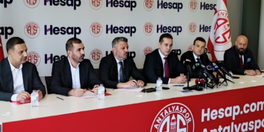 “Günde 3 – 4 Saat Uyuyarak Antalyaspor’u Bugünlere Getirdik”