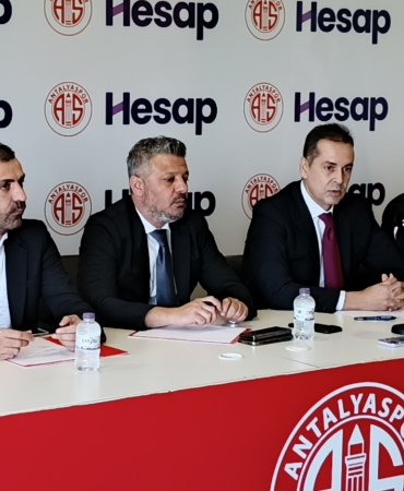 “Günde 3 – 4 Saat Uyuyarak Antalyaspor’u Bugünlere Getirdik”
