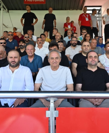 Kocagöz, Kepezspor – Karaman KF maçını tribünden izledi
